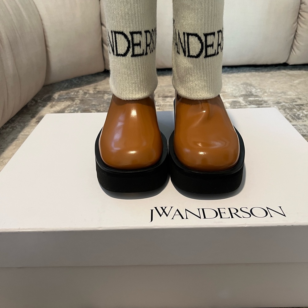 JW Anderson - Picture 3 of 8